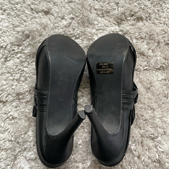 Black heels with bow - Picture 3 of 5